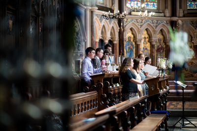 Exeter College choir rehearse before a wedding in the chapel