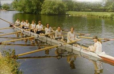 1990 Womens 1st Eight on the river