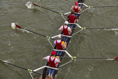 2018 Rowing Team on the River