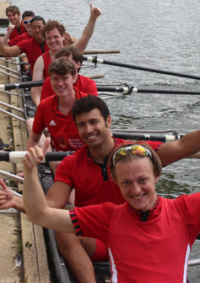 Men's boat celebrates during Summer Eights 2022