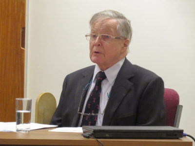 Correlli Barnett delivers a talk on leadership at Exeter College in 2014