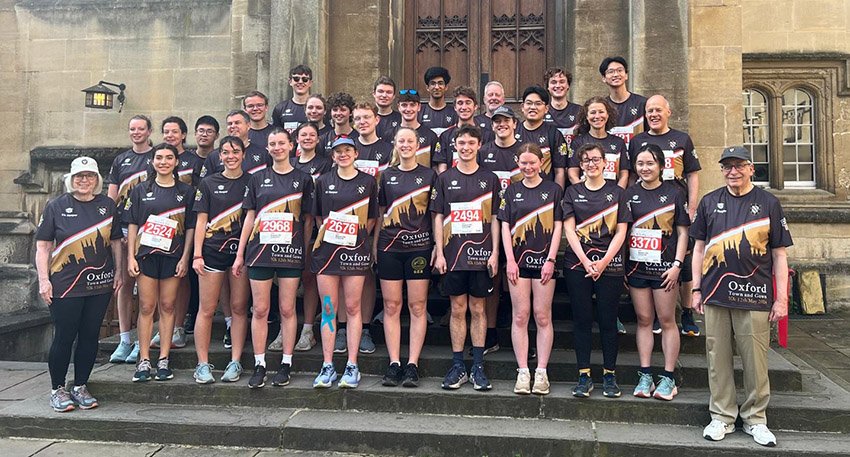 Exeter students and staff ahead of running the Town and Gown race