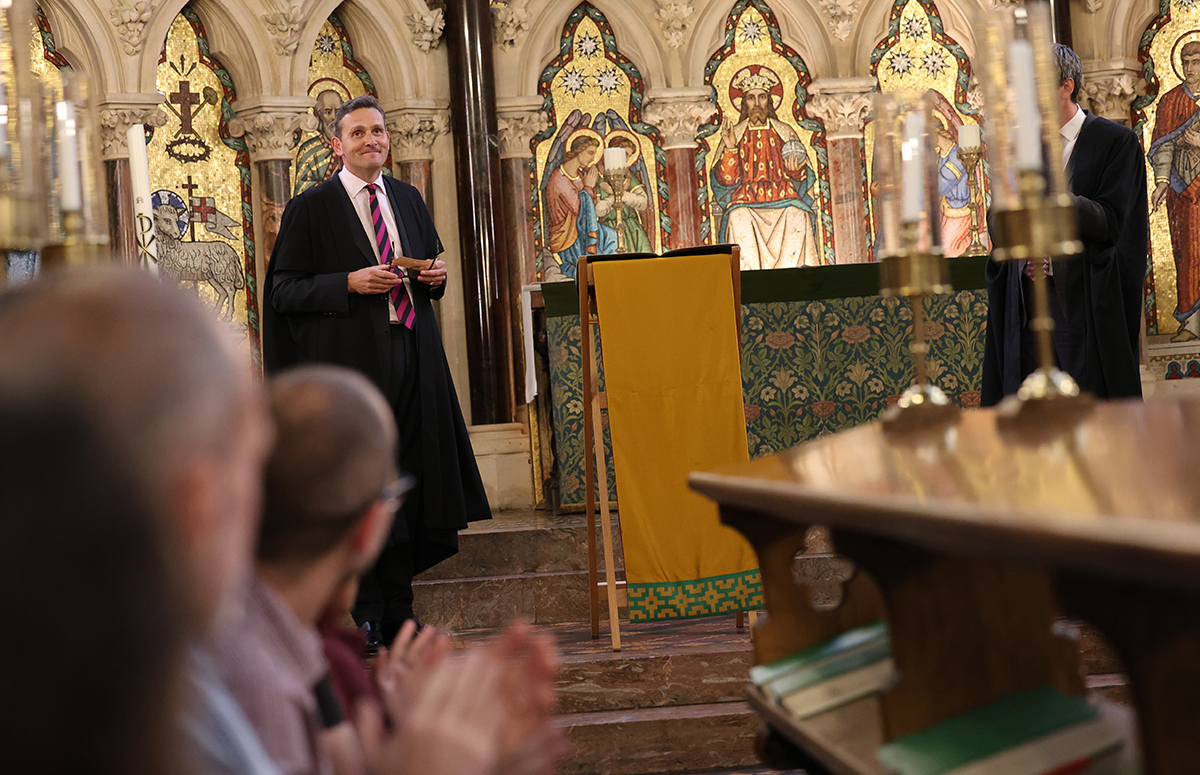 Dr Andrew Roe is sworn in as Rector